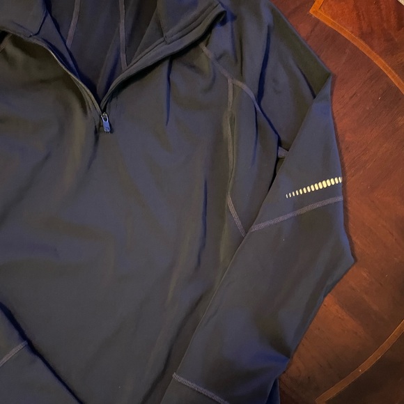 Gap Fit Long sleeve top - Picture 2 of 4